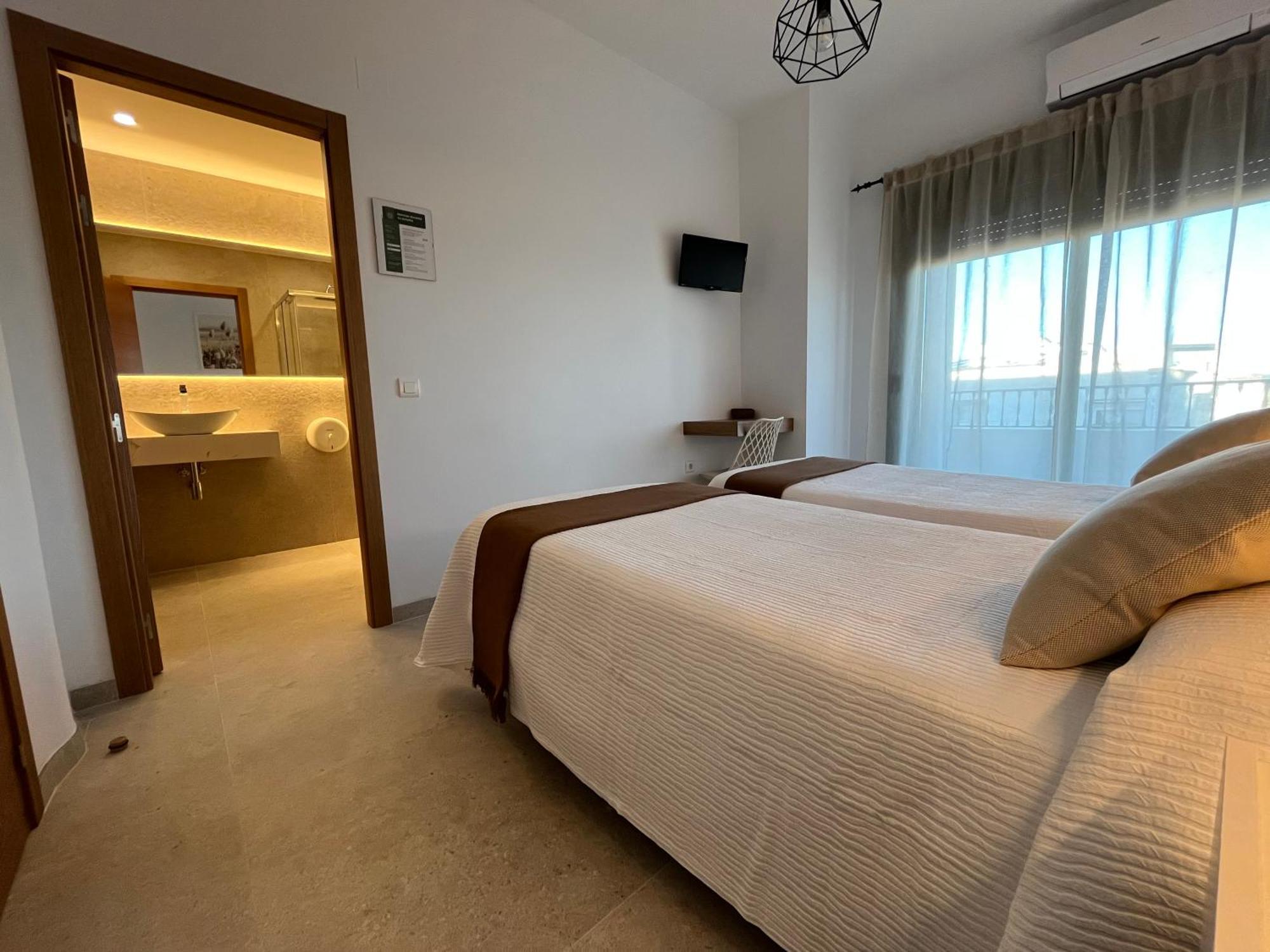 Hostal Parador De Los Llanos Torreorgaz Екстериор снимка