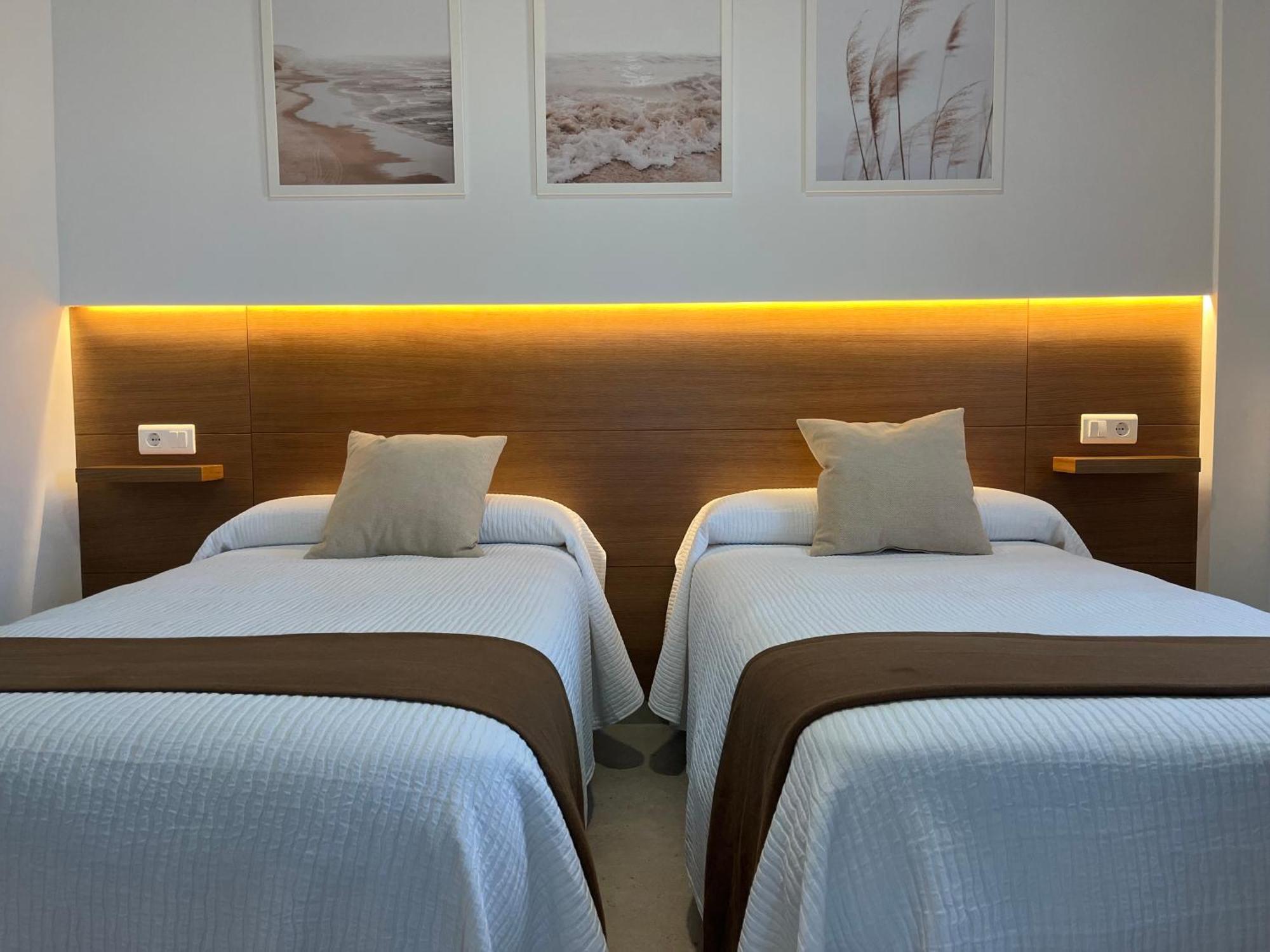 Hostal Parador De Los Llanos Torreorgaz Екстериор снимка
